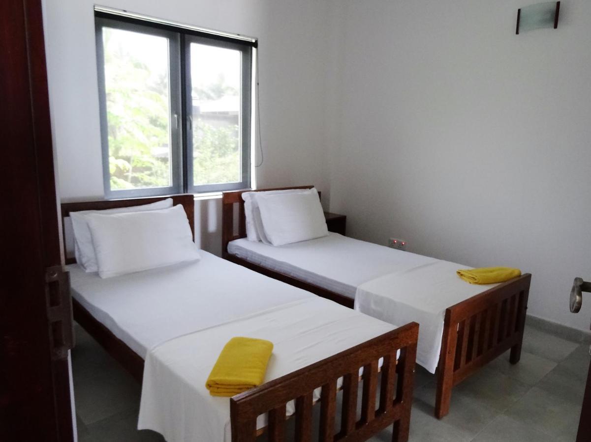 Amssler Beach Stay Kalutara Exteriör bild