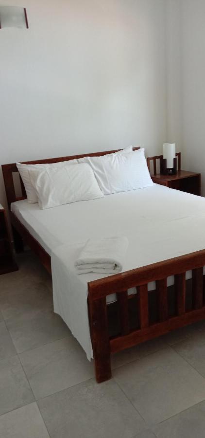 Amssler Beach Stay Kalutara Exteriör bild