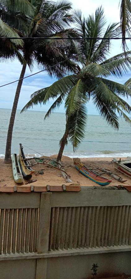 Amssler Beach Stay Kalutara Exteriör bild