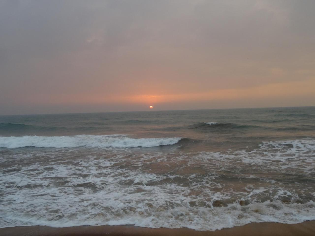 Amssler Beach Stay Kalutara Exteriör bild