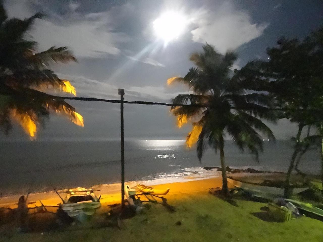 Amssler Beach Stay Kalutara Exteriör bild