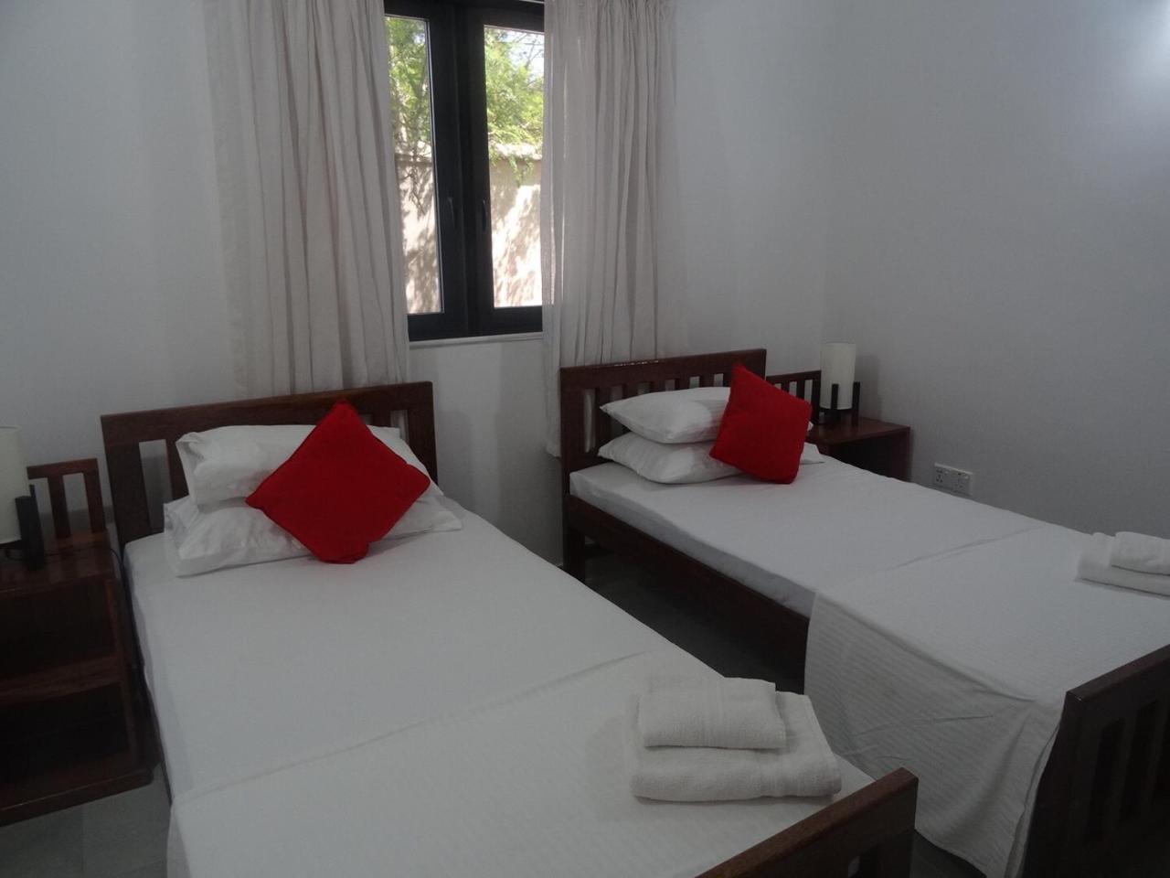 Amssler Beach Stay Kalutara Exteriör bild