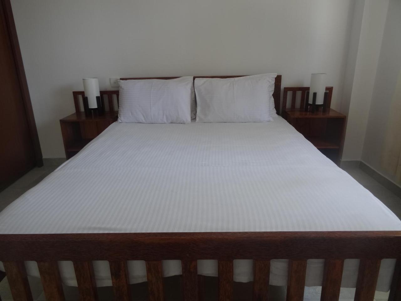 Amssler Beach Stay Kalutara Exteriör bild