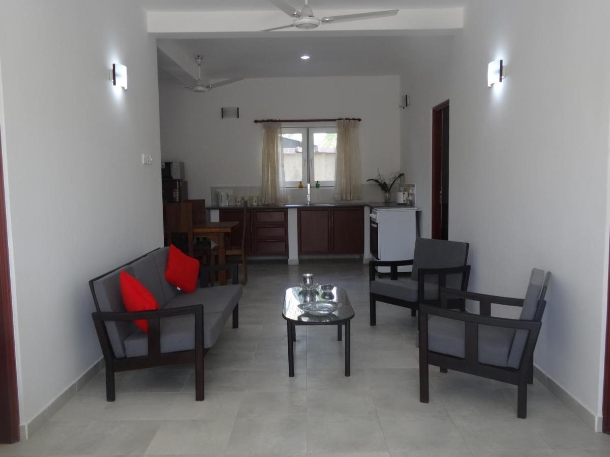 Amssler Beach Stay Kalutara Exteriör bild